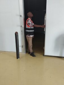 Cold room sliding door